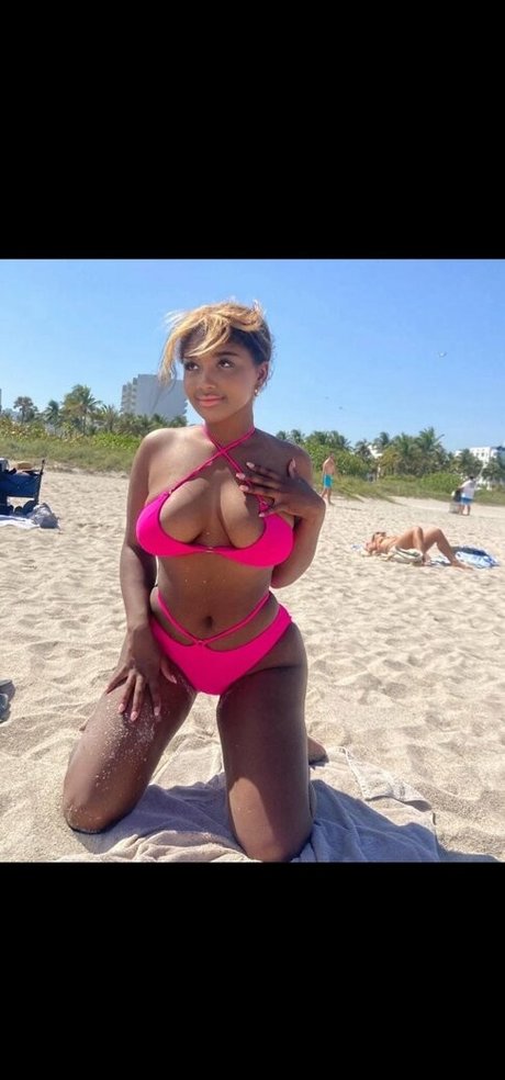Naakte gelekte OnlyFans-foto van Ultimatesiren