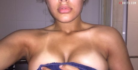Bella Lagares