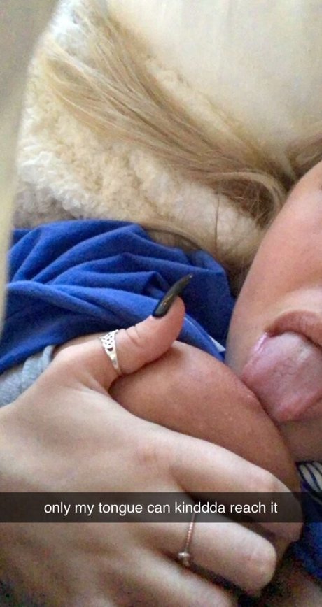 Naakte gelekte OnlyFans-foto van Rachel Asplund