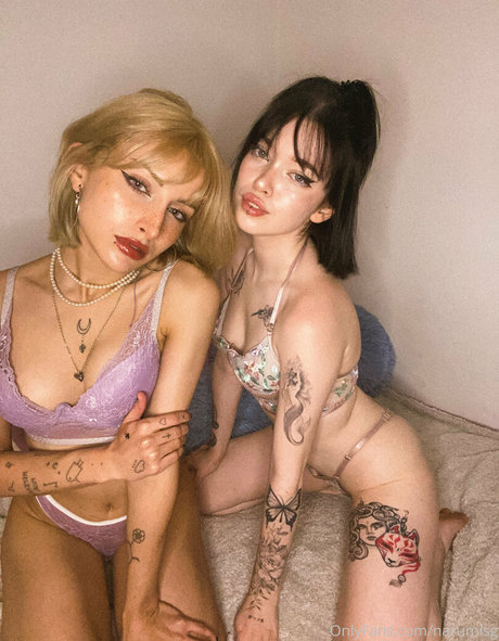 Naakte gelekte OnlyFans-foto van Narumibunni