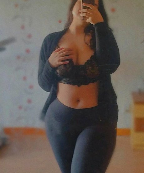 Naakte gelekte OnlyFans-foto van Melpatitucci
