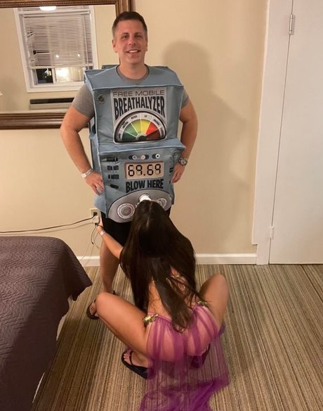 Naakte gelekte OnlyFans-foto van Nudiststreamer
