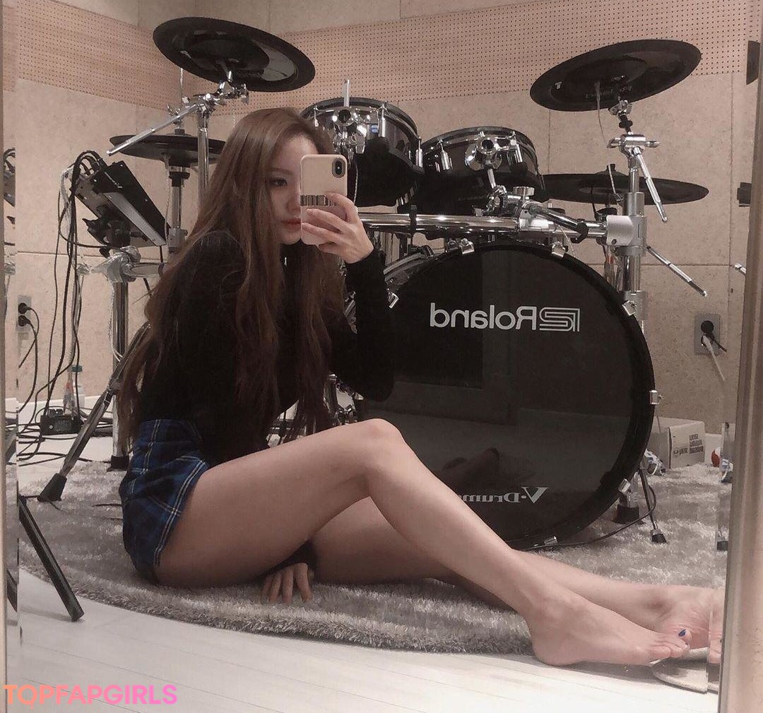 Naakte gelekte OnlyFans-foto van Ayeon #36 Naakte gelekte OnlyFans-foto van Ayeon #36