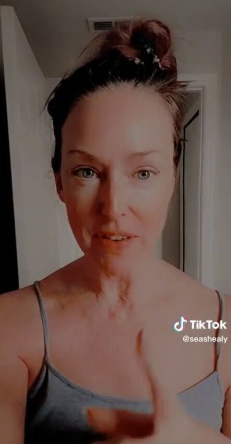 Naakte gelekte OnlyFans-foto van Lovelylife