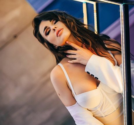 Naakte gelekte OnlyFans-foto van Chikagokate
