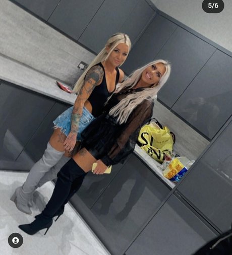 Naakte gelekte OnlyFans-foto van Emma Jane Donald