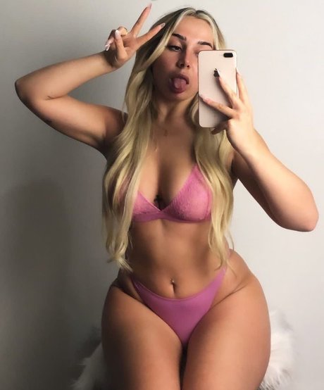 Naakte gelekte OnlyFans-foto van Krippymami
