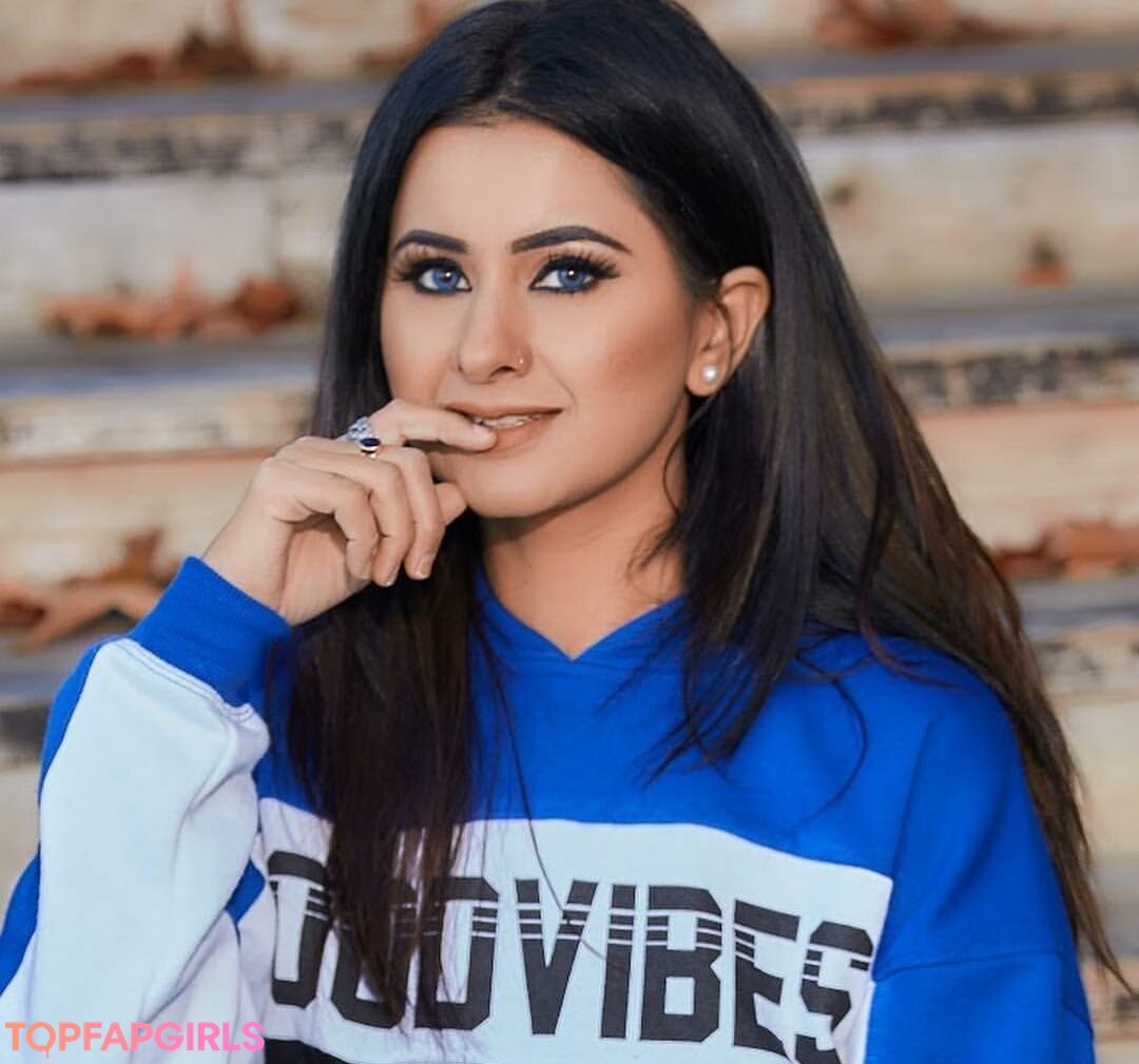 Naakte gelekte OnlyFans-foto van Meetii Kalher #1018