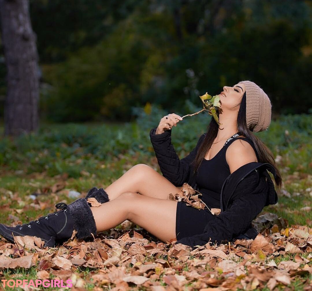 Naakte gelekte OnlyFans-foto van Meetii Kalher #1047