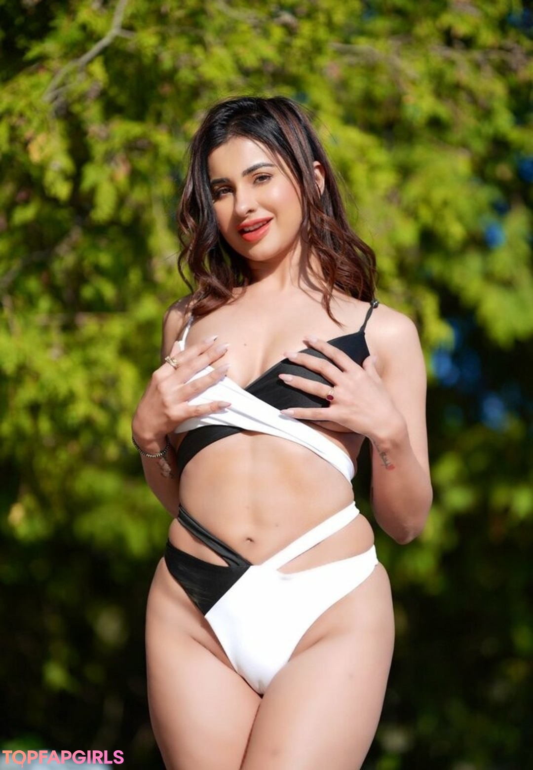 Naakte gelekte OnlyFans-foto van Meetii Kalher #1135