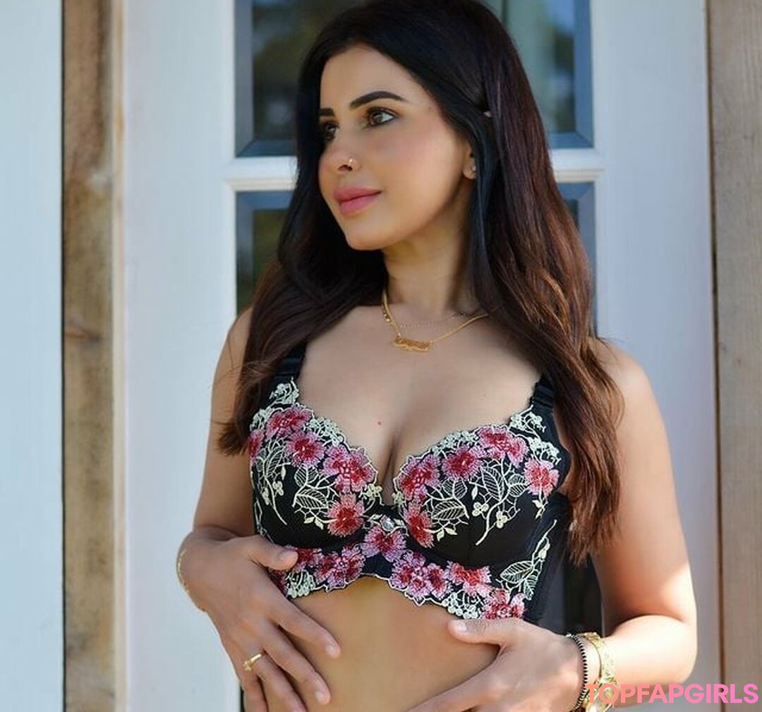 Naakte gelekte OnlyFans-foto van Meetii Kalher #1381