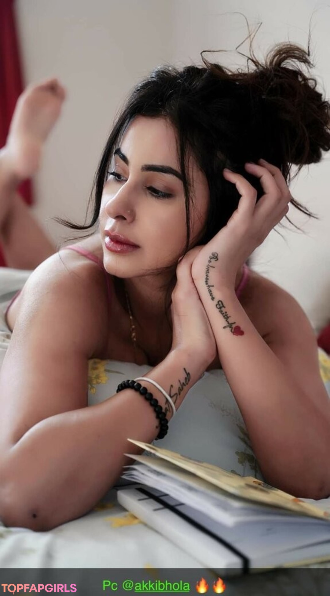 Naakte gelekte OnlyFans-foto van Meetii Kalher #1440