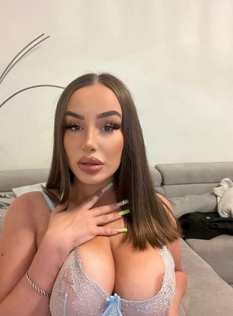 Naakte gelekte OnlyFans-foto van Christin Demel