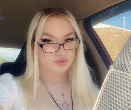 Naakte gelekte OnlyFans-foto van Tsalexis