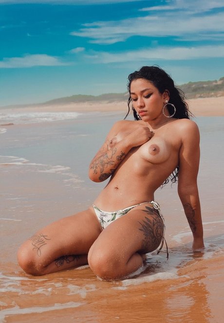 Naakte gelekte OnlyFans-foto van Zcapituz