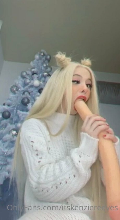 Naakte gelekte OnlyFans-foto van Kenzie Reeves