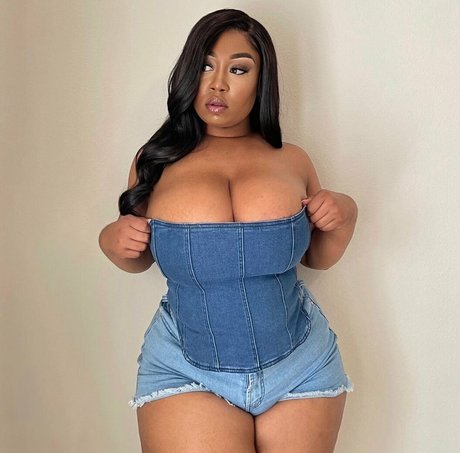 Brittney_tonee