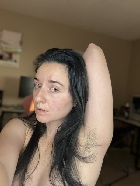 Naakte gelekte OnlyFans-foto van Venusroselia