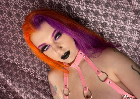 Naakte gelekte OnlyFans-foto van Roxxi Diamond