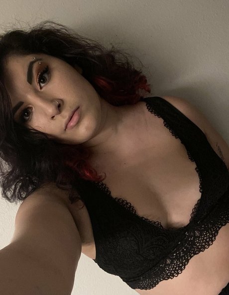 Naakte gelekte OnlyFans-foto van Fandomreactions