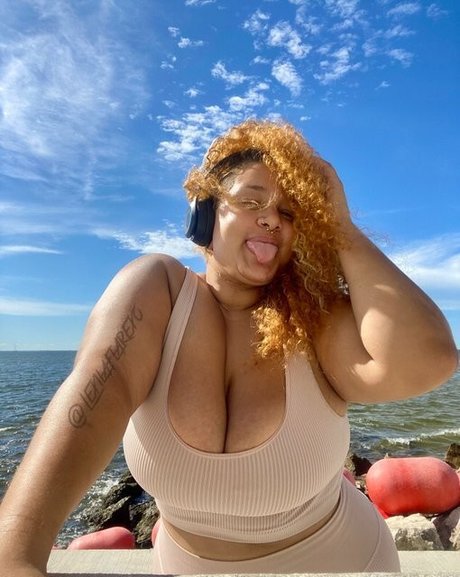 Naakte gelekte OnlyFans-foto van Lexilaflarexo
