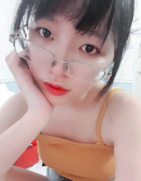 Naakte gelekte OnlyFans-foto van Chono Black