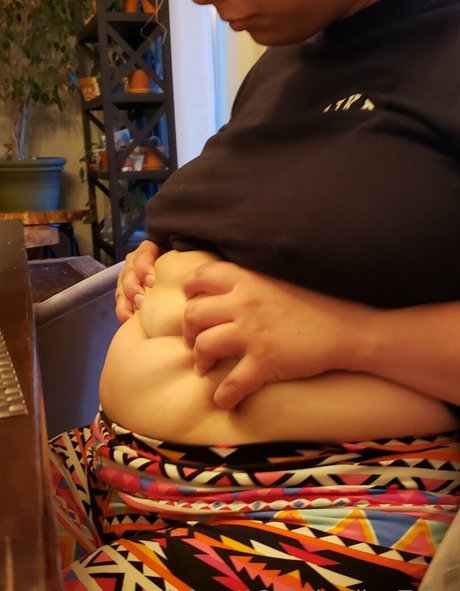 Agirlwholikestoeat