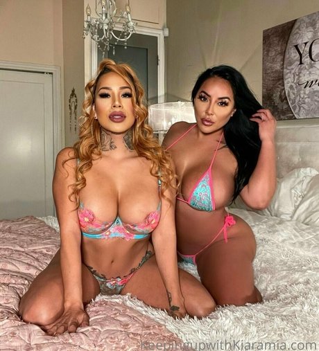 Naakte gelekte OnlyFans-foto van Theonlykiaramia