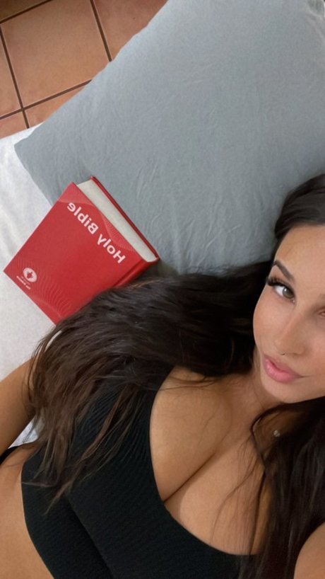 Naakte gelekte OnlyFans-foto van Scarlett
