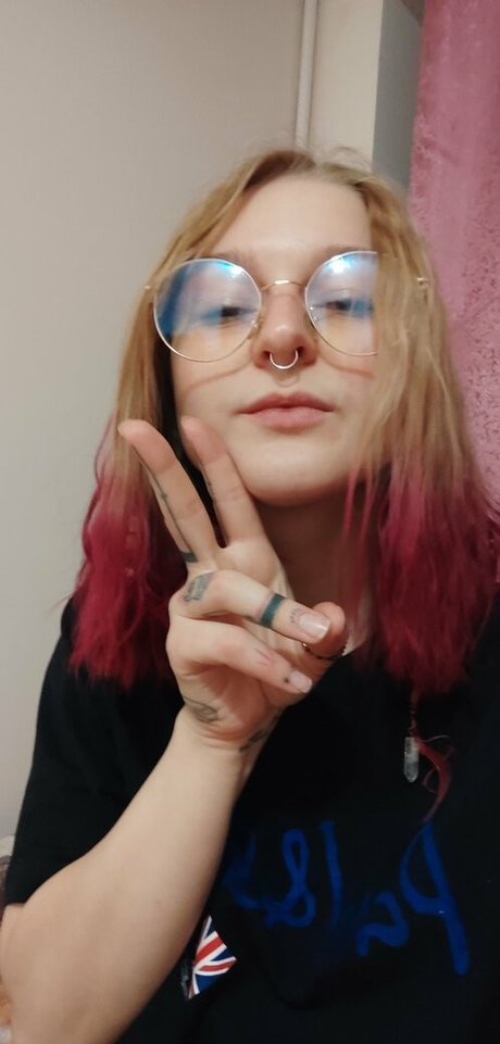 Naakte gelekte OnlyFans-foto van Lana Delmar