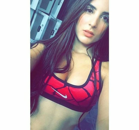Naakte gelekte OnlyFans-foto van Estefania Sierra