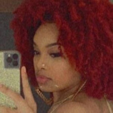 Naakte gelekte OnlyFans-foto van Damn Negrita