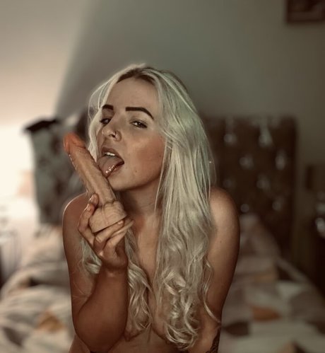 Naughtychlo