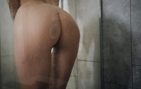 Naakte gelekte OnlyFans-foto van Miranaswx