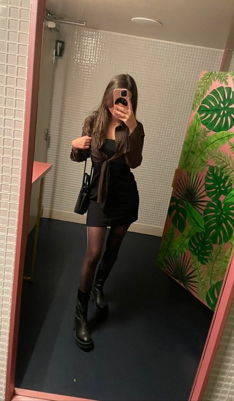 Naakte gelekte OnlyFans-foto van Jencion