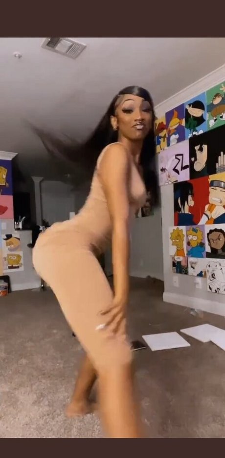 Naakte gelekte OnlyFans-foto van Imani