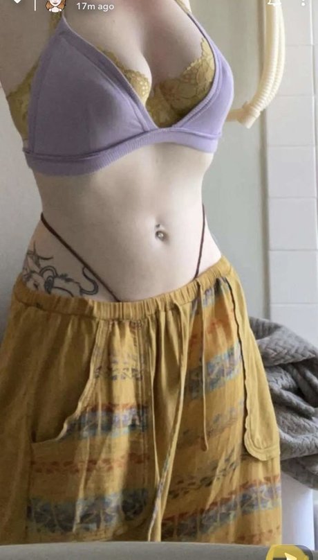 Naakte gelekte OnlyFans-foto van Izzyisdying