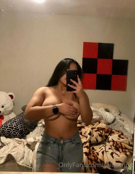 Naakte gelekte OnlyFans-foto van Saysay