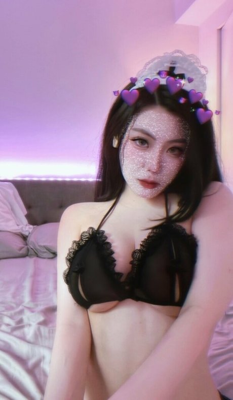Naakte gelekte OnlyFans-foto van Hiistoria