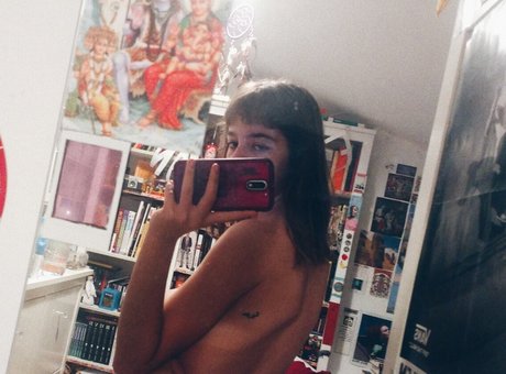 Naakte gelekte OnlyFans-foto van Spanishgrimes
