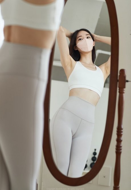 Naakte gelekte OnlyFans-foto van Evelynsexy19