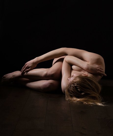Naakte gelekte OnlyFans-foto van Beatrice0neill