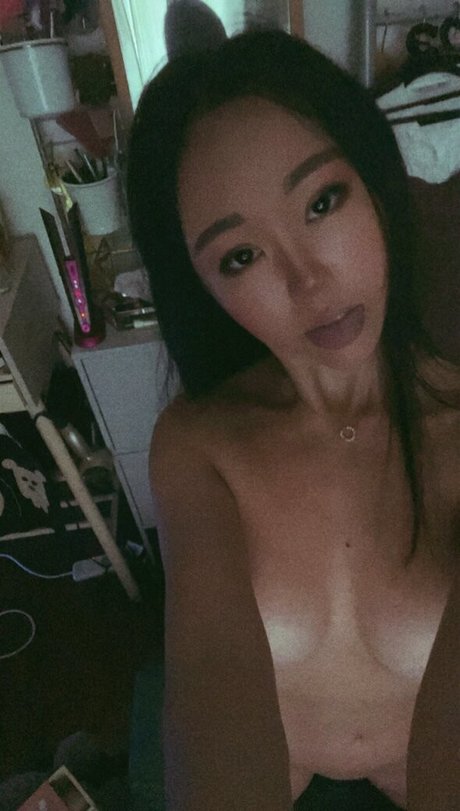 Naakte gelekte OnlyFans-foto van Unicorndrank