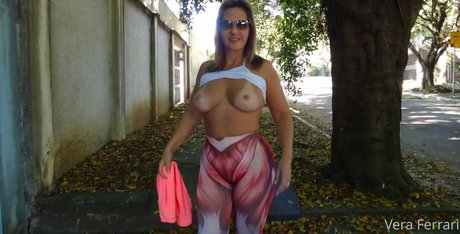 Naakte gelekte OnlyFans-foto van Vera Ferrari