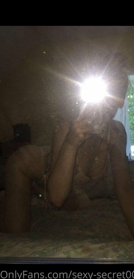 Naakte gelekte OnlyFans-foto van Sexysecret001