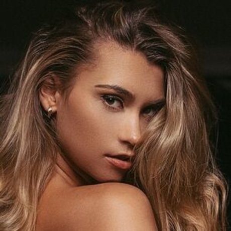 Naakte gelekte OnlyFans-foto van Hopeabbyxoxo