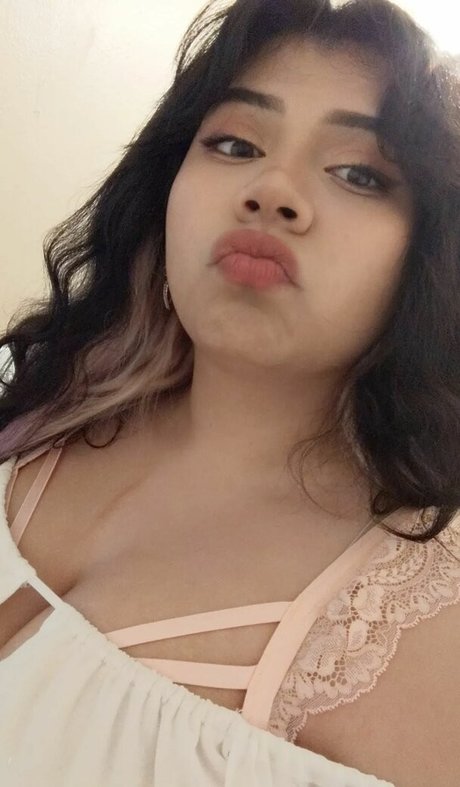 Naakte gelekte OnlyFans-foto van Yeonniebaby