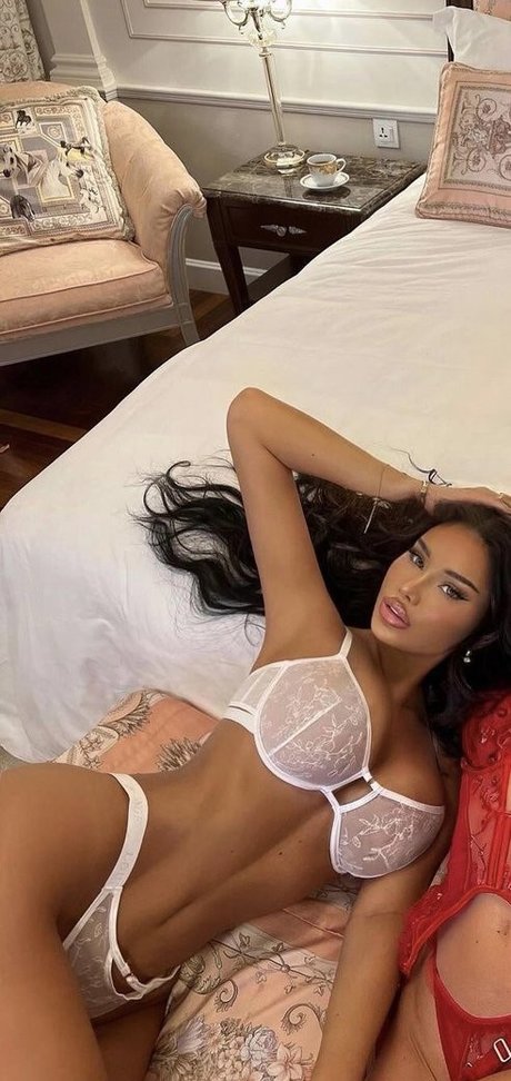 Naakte gelekte OnlyFans-foto van Adeleg