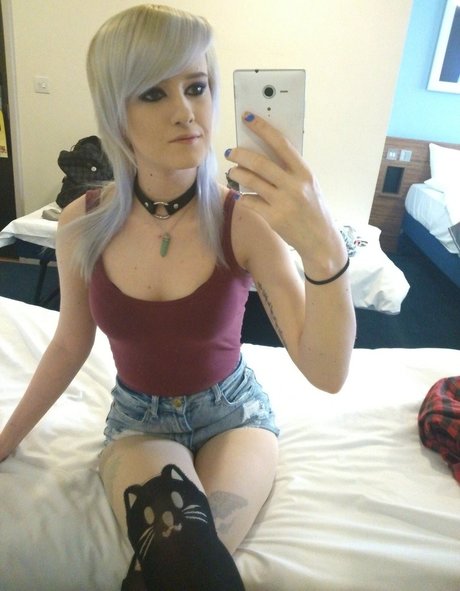Naakte gelekte OnlyFans-foto van Ashi