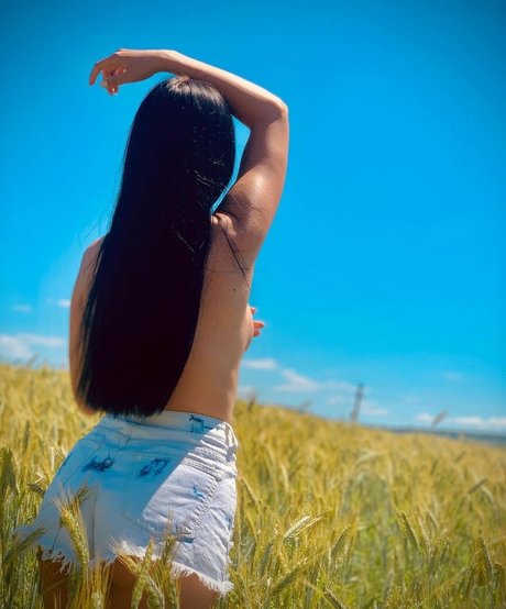 Naakte gelekte OnlyFans-foto van Nicosperfectbutt